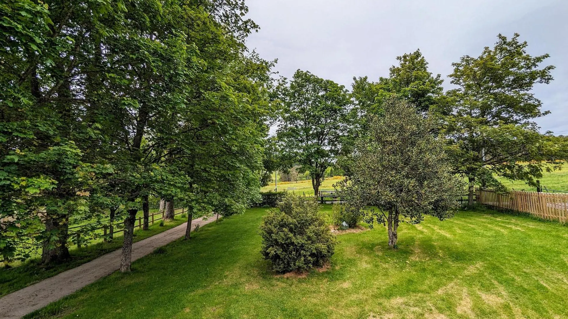 Ferme De Charme Avec Piscine Et Tennis Prives - Fr-1-582-496 Saint-Romain-Lachalm