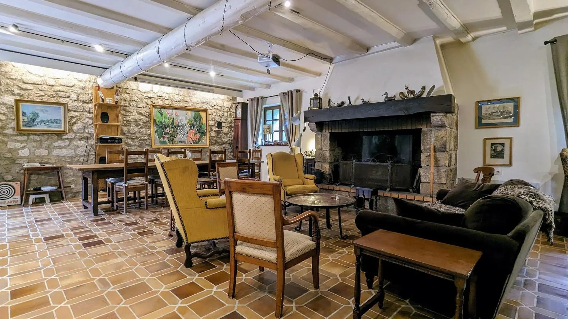 Ferme De Charme Avec Piscine Et Tennis Prives - Fr-1-582-496 Saint-Romain-Lachalm 0*,  France