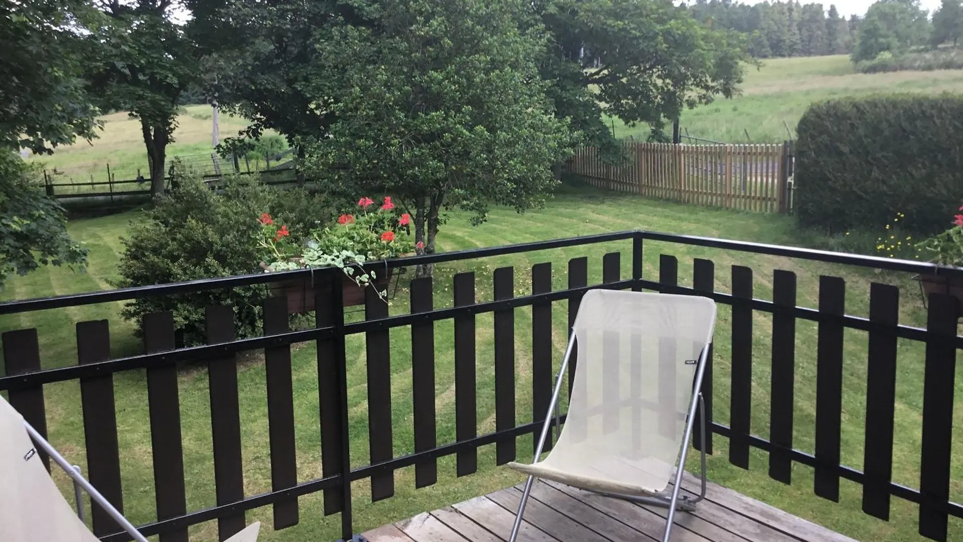 Bed & Breakfast Ferme De Charme Avec Piscine Et Tennis Prives - Fr-1-582-496 Saint-Romain-Lachalm